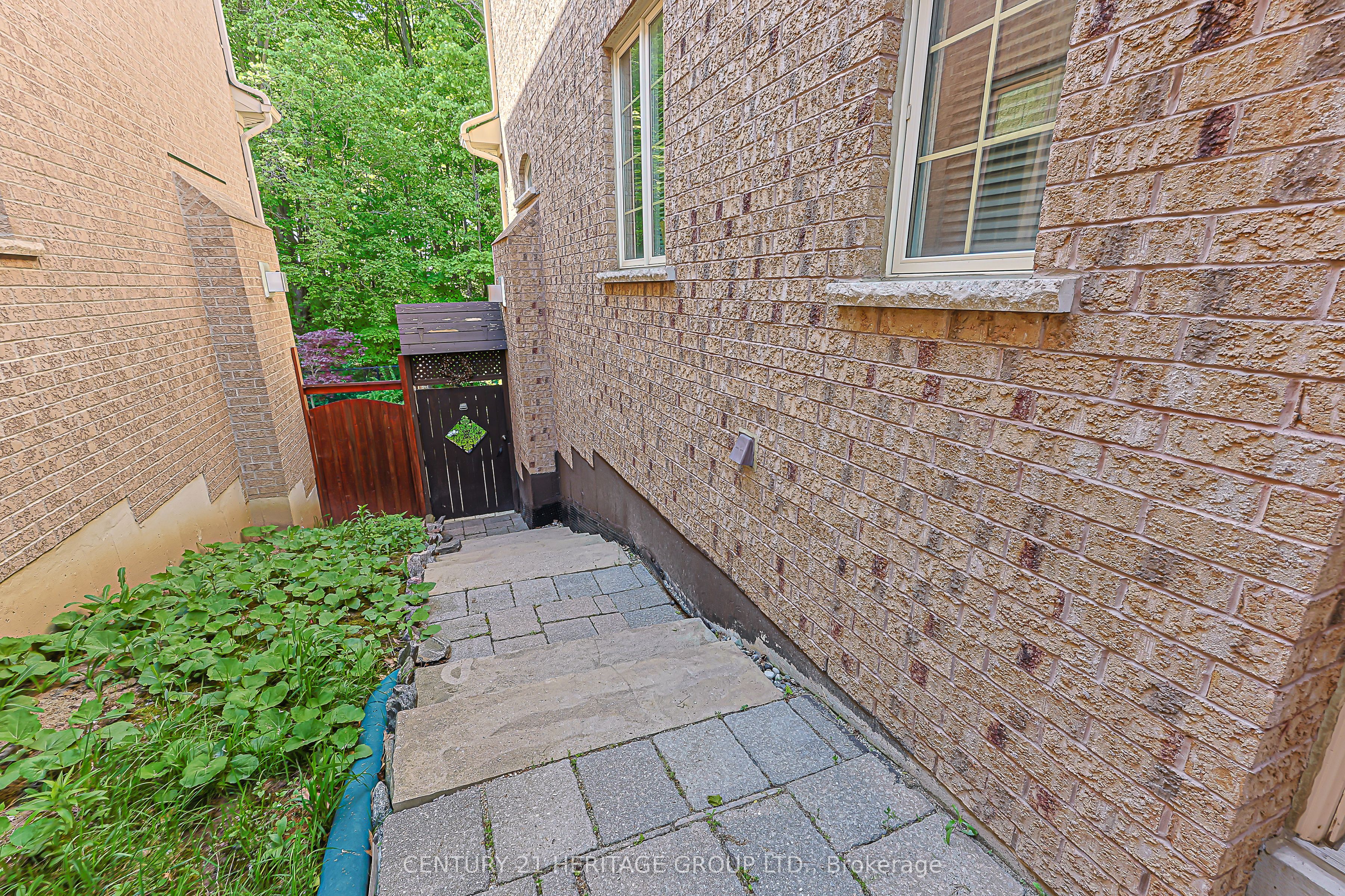 385 Maria Antonia Road, Vaughan, ON, L4H 2X9