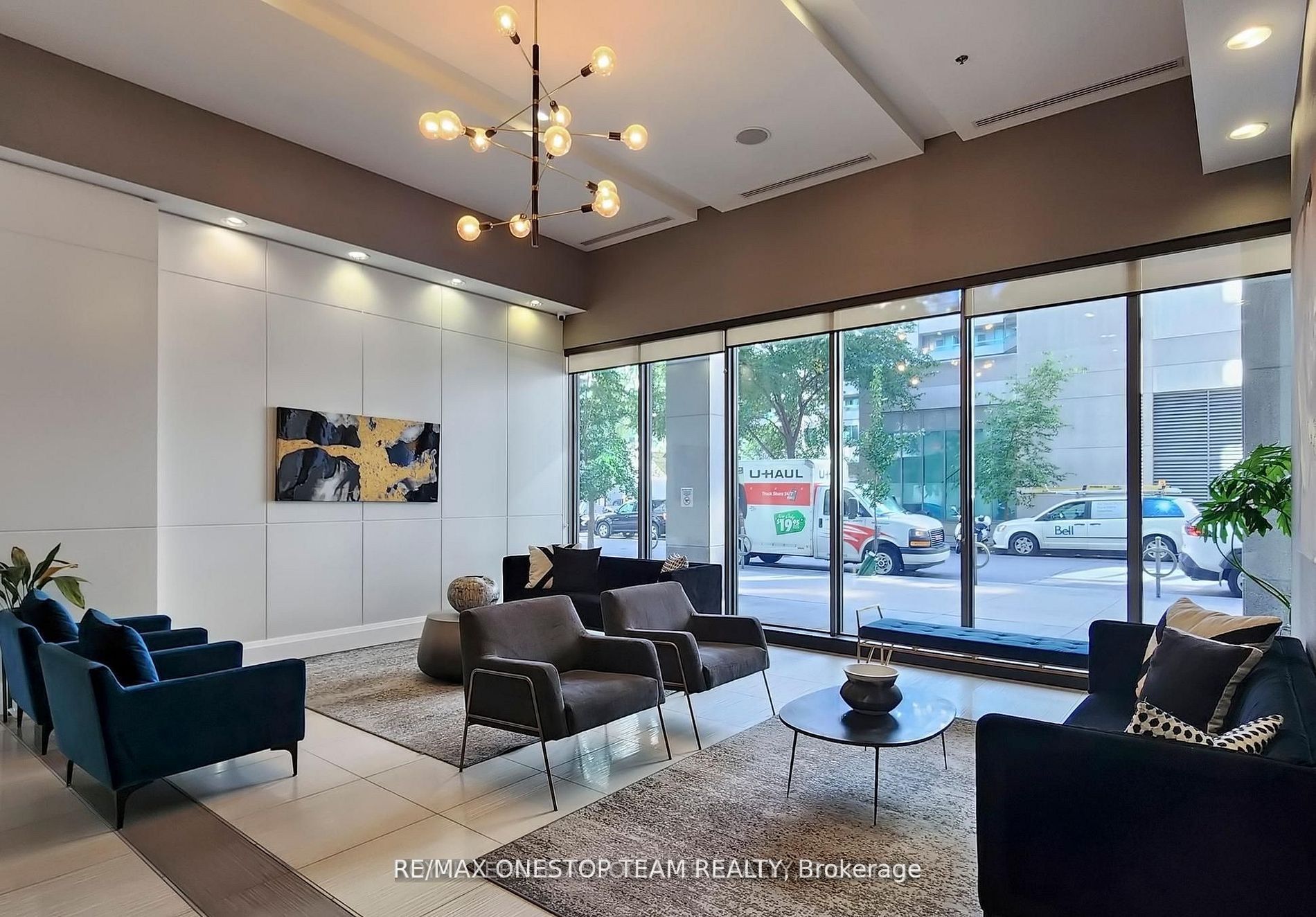 811-19 Grand Trunk Crescent, Toronto, ON, M5J 3A3 photo 3