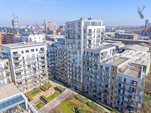 Seven Sea Gardens, Ceram Court E3