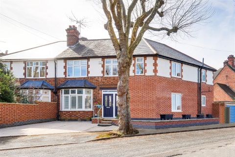 Woodland Grove, Woodthorpe NG5