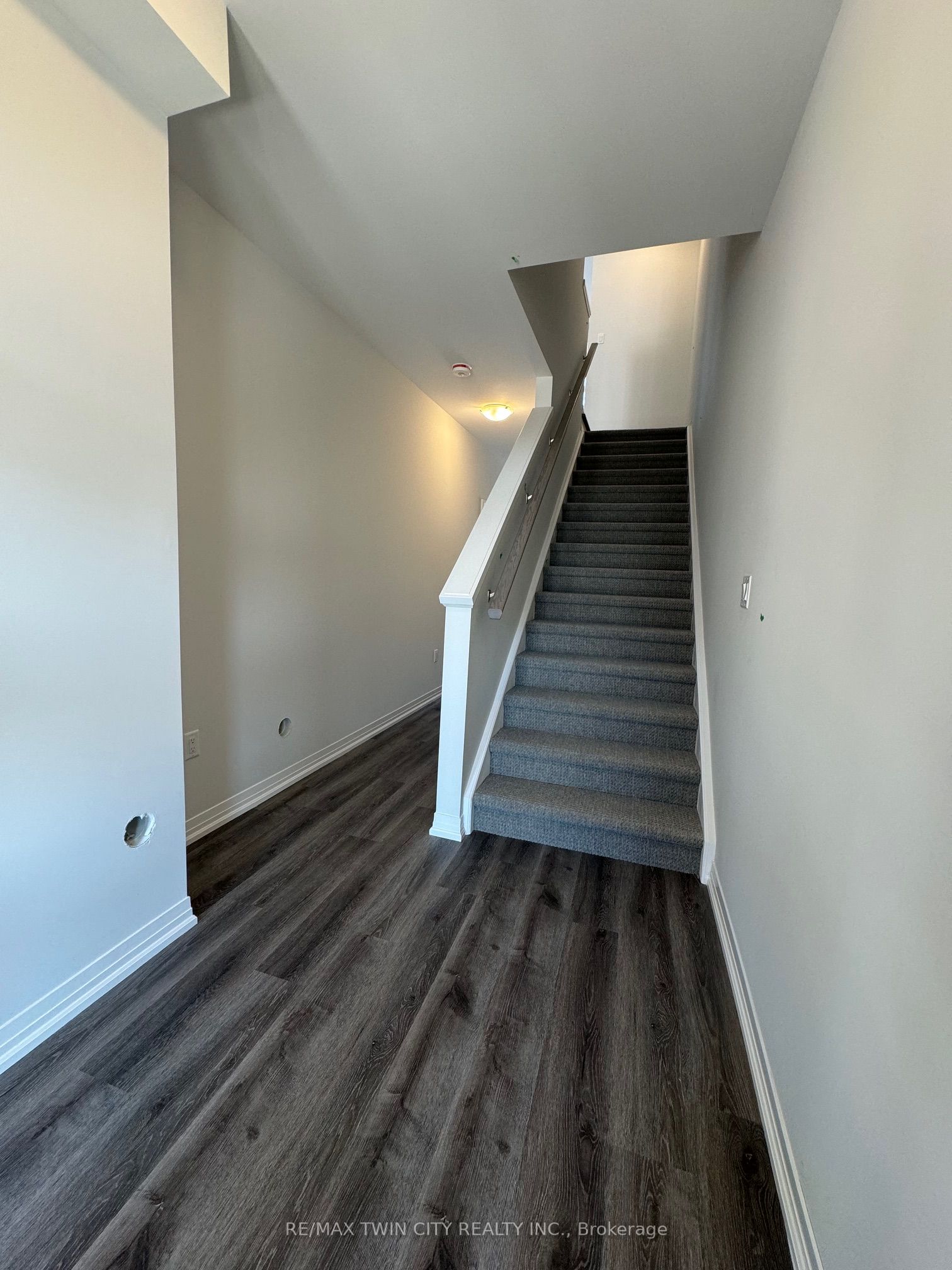 26-155 Equestrian Way, Cambridge, ON, N3E 0E8 photo 5