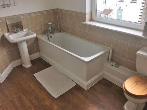 Double Room With En-Suite Bathroom, Luna Road CR7, Room to rent