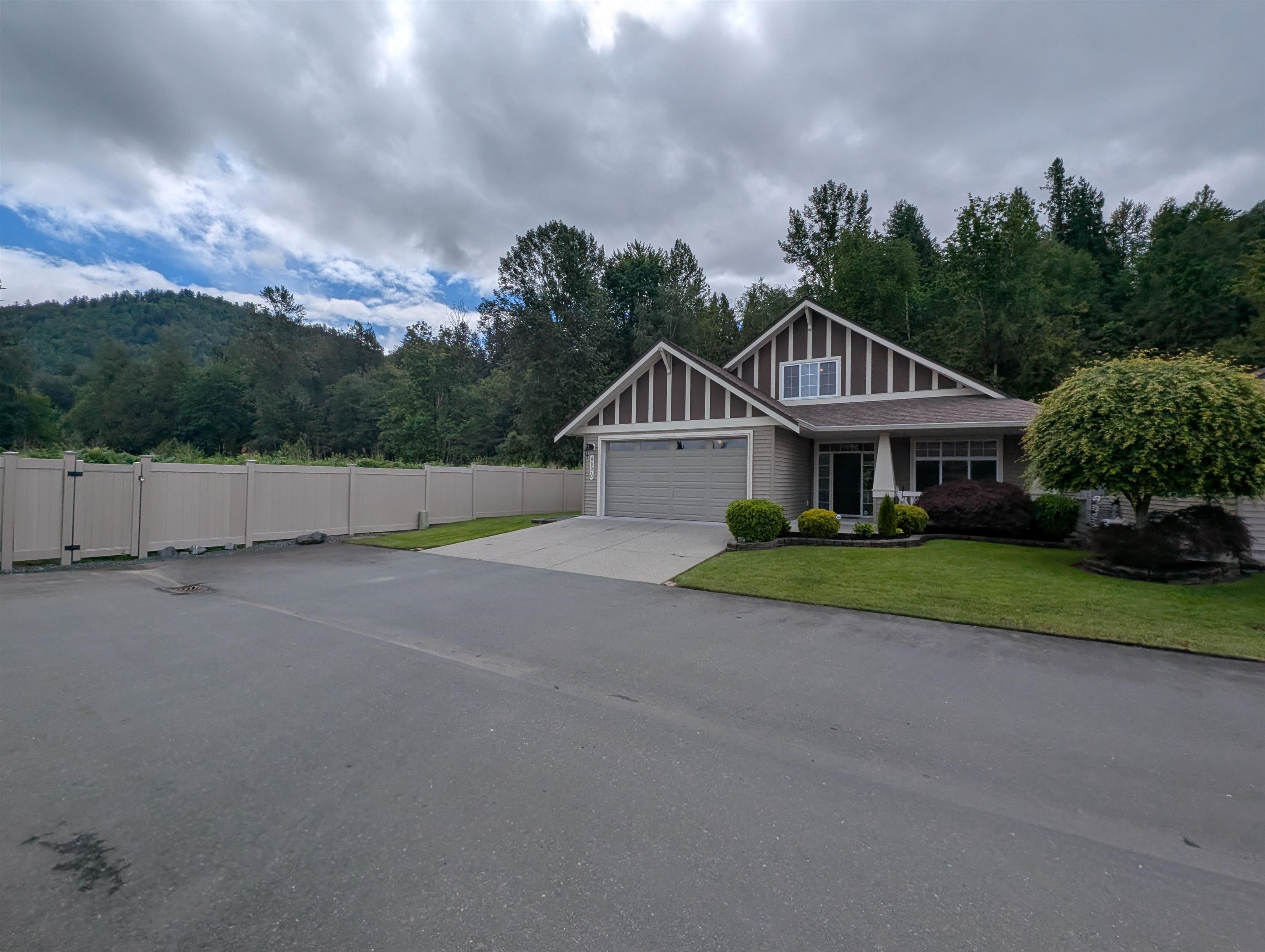 46570 Hearthstone Avenue, Chilliwack, BC, V2R 0E4