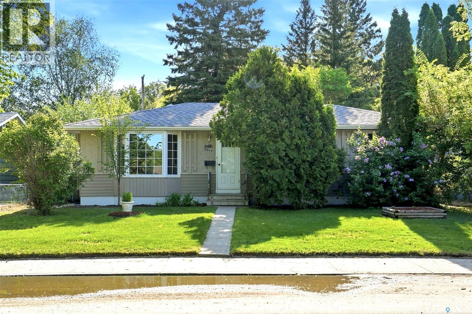 2019 Louise Avenue, Saskatoon, SK, S7J2C1
