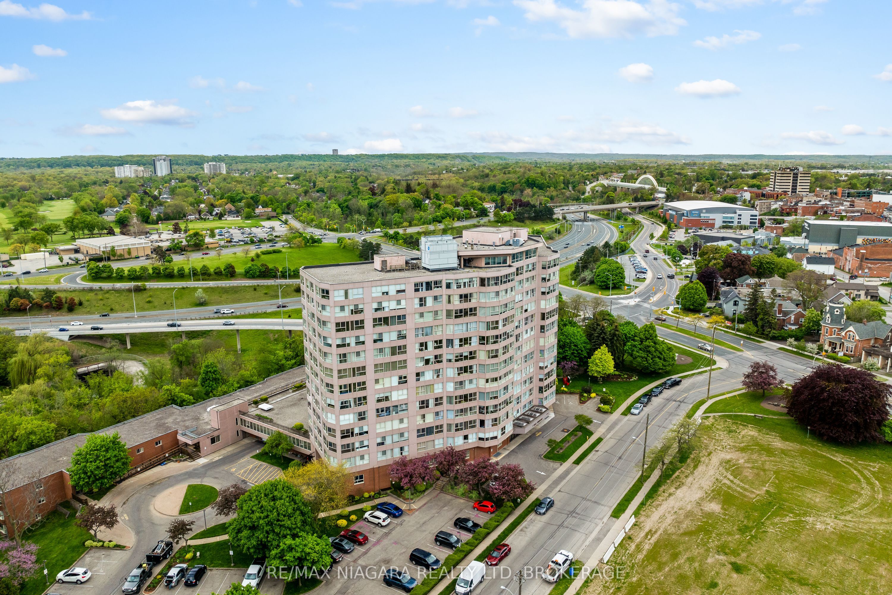 502-7 Gale Crescent, St. Catharines, ON, L2R 7M8