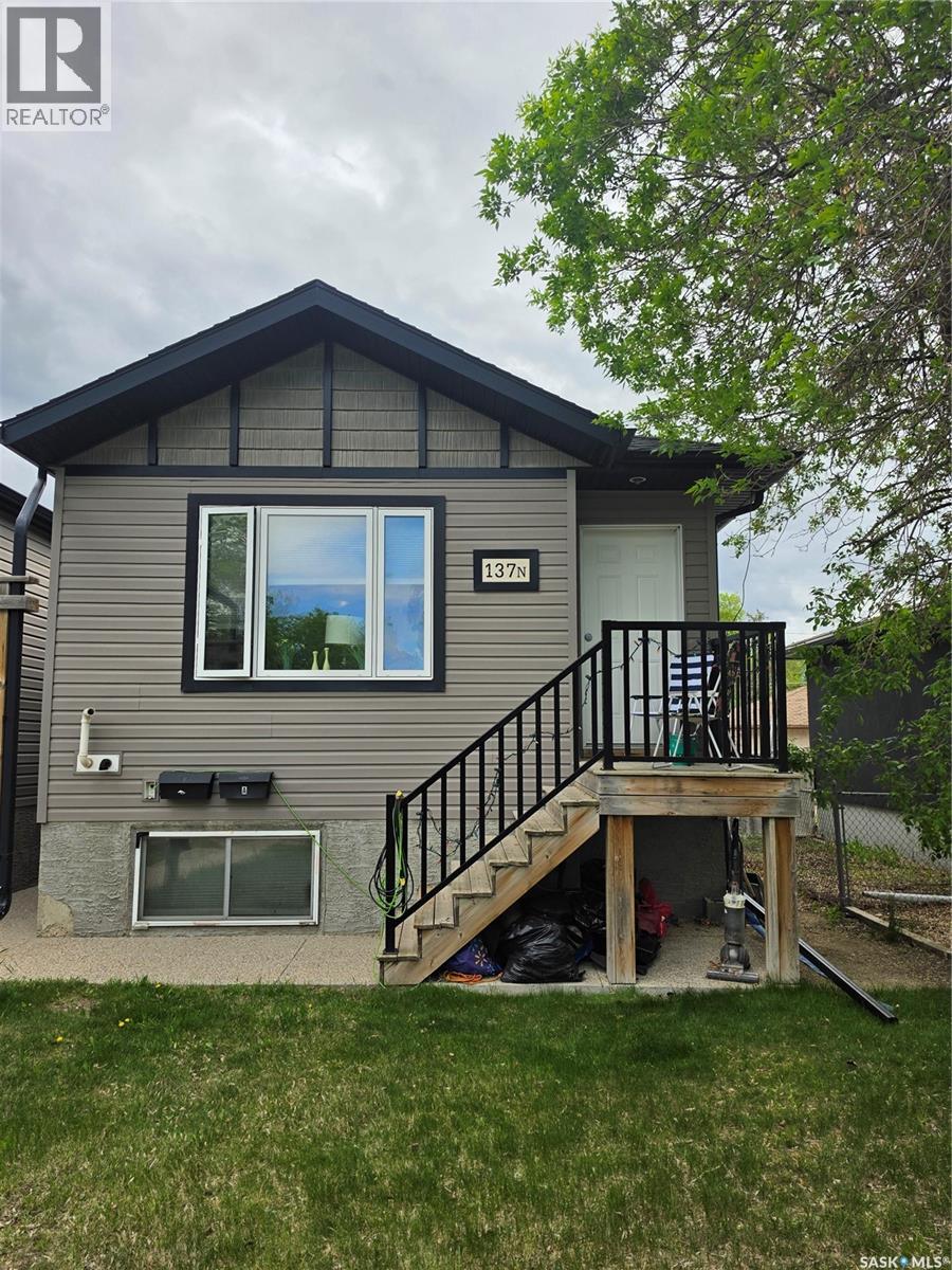 137 St John Street N, Regina, SK, S4R2V8