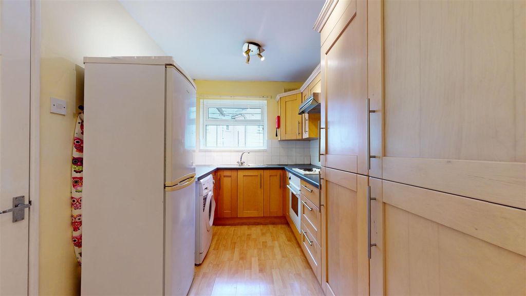 Additional image 2 of 2 bed flat for saleFortescue Road, Radstock BA3