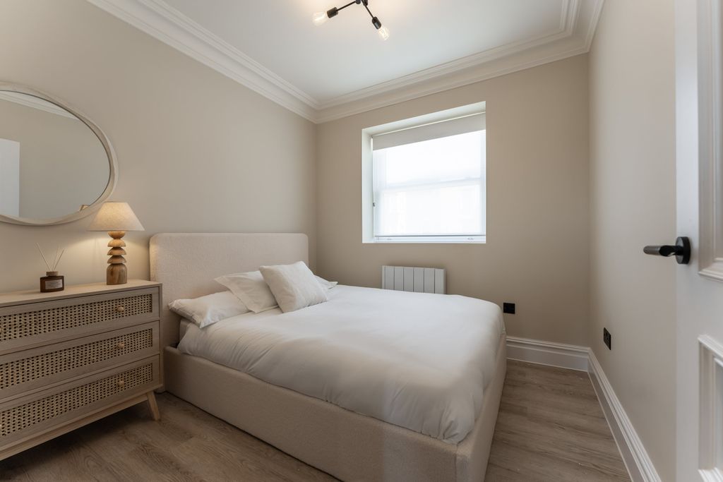 Additional image 13 of 2 bed flat for saleAlbion Place, Ramsgate, Kent CT11