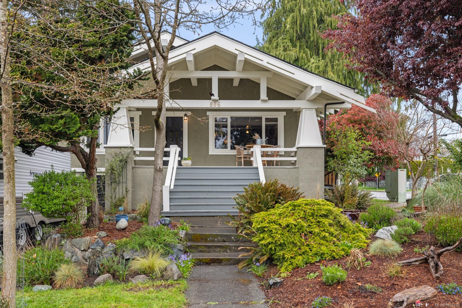 886 Maddison Street, Victoria, BC, V8S 4C2