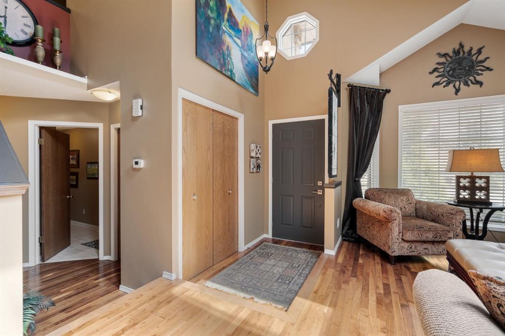 212 Sirocco Place SW, Calgary, AB, T3H 2N3 photo 4
