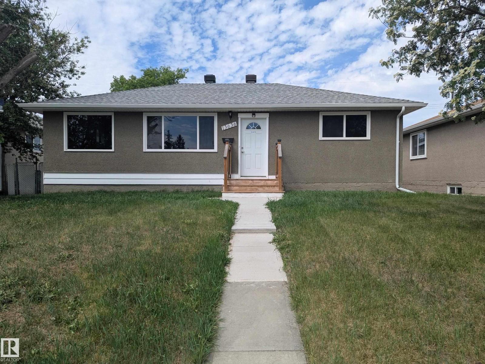 13636 135a Avenue NW, Edmonton, AB, T5L3Z9