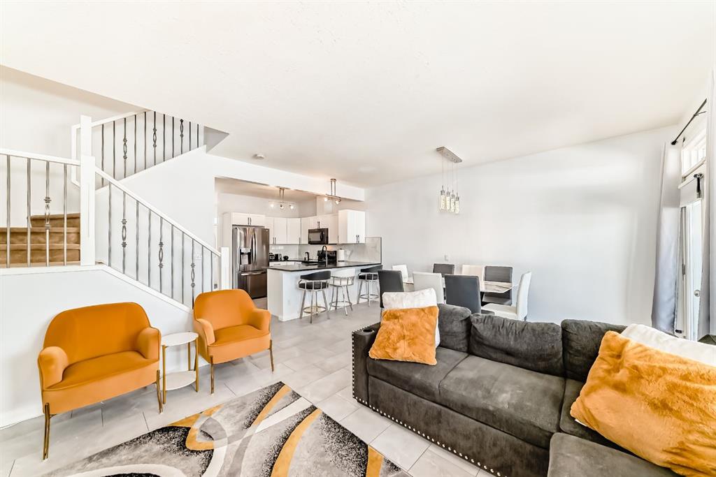 124 Royal Manor NW, Calgary, AB, T3G 5T6