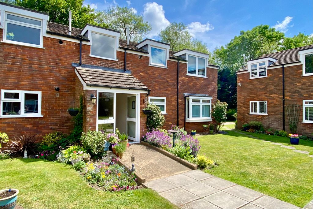 2 bed flat for saleOld Mill House, The Bickerley BH24