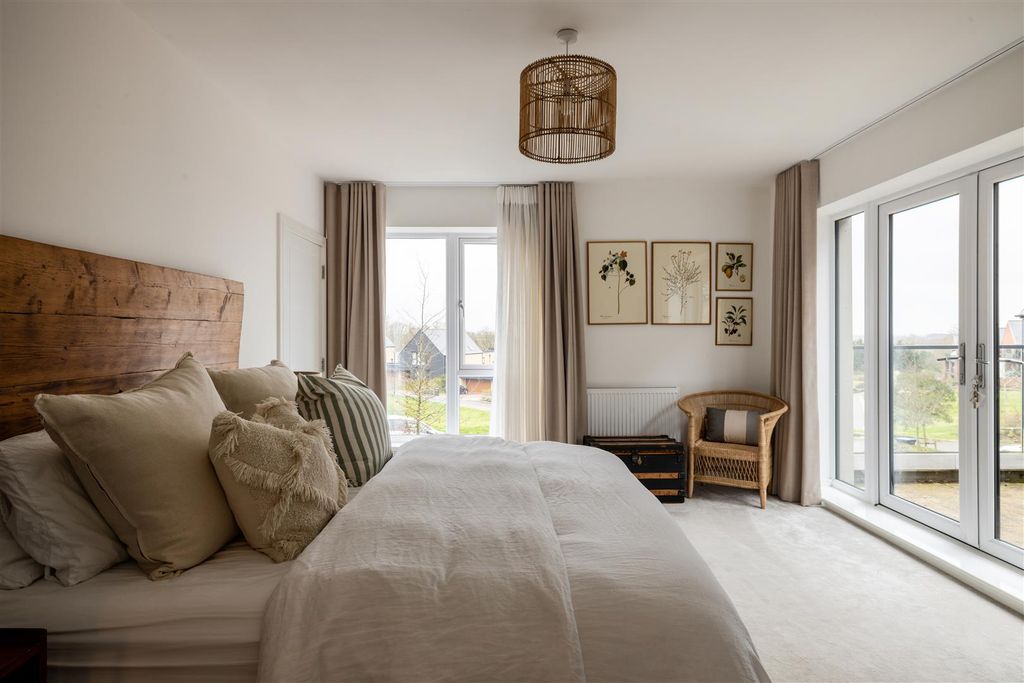 Additional image 15 of 4 bed link detached house for saleHawthorn Way, Redhill RH1