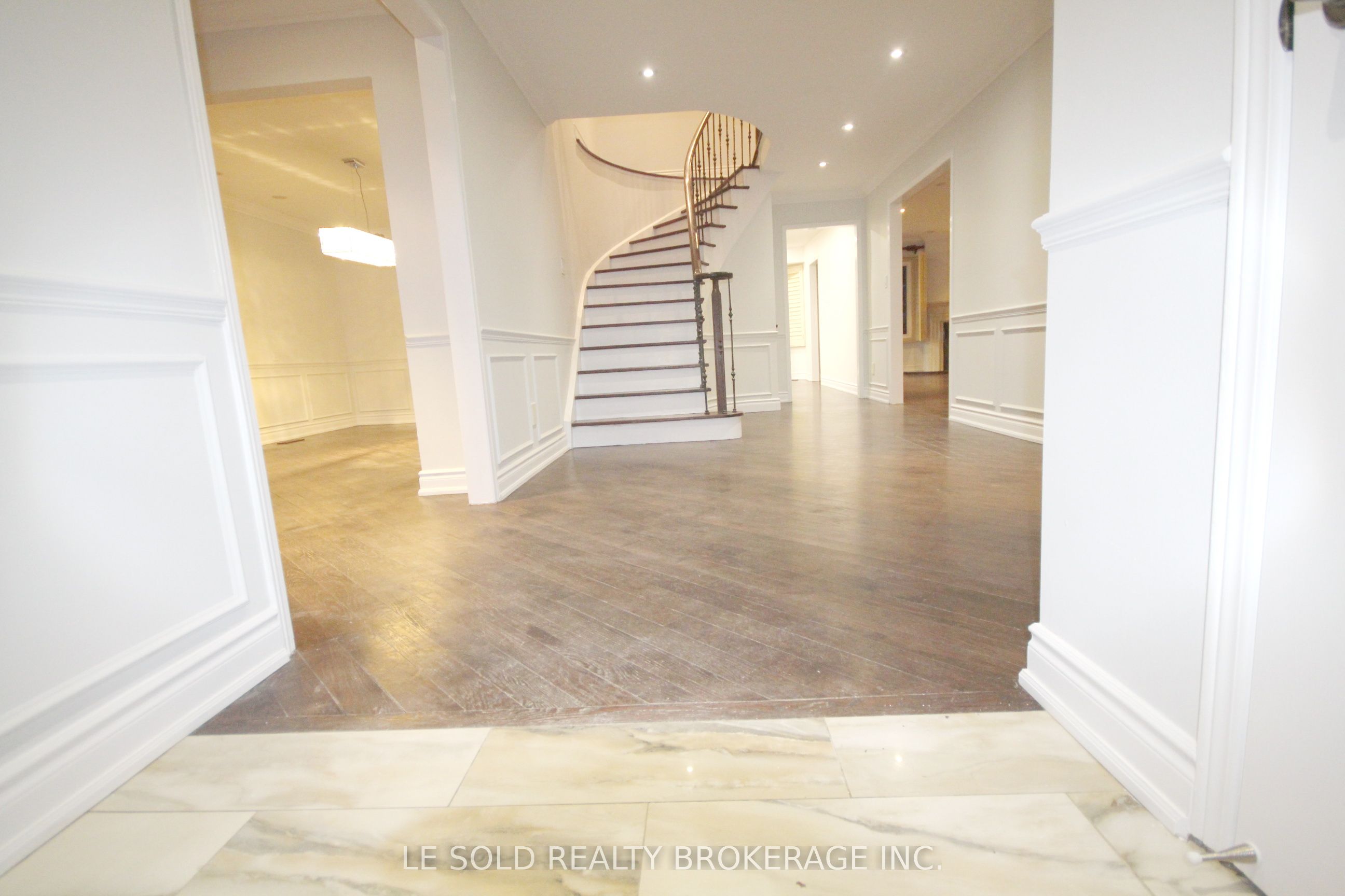 Additional image 4 of 10 Mcdougall Court, Vaughan, ON, L4J 7A1
