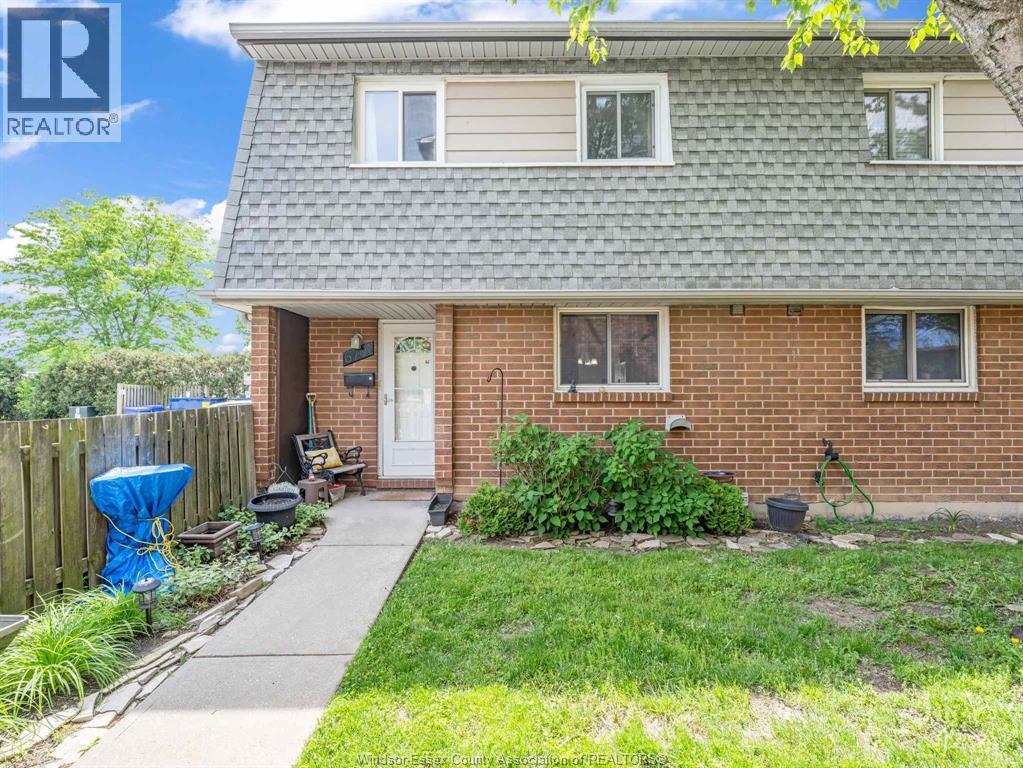 6701 Rose-ville Garden Drive, Windsor, ON, N8T1J3
