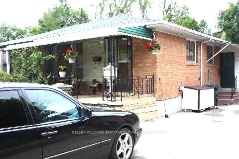 36 Halsey Avenue, Toronto, ON, M4B 1A5