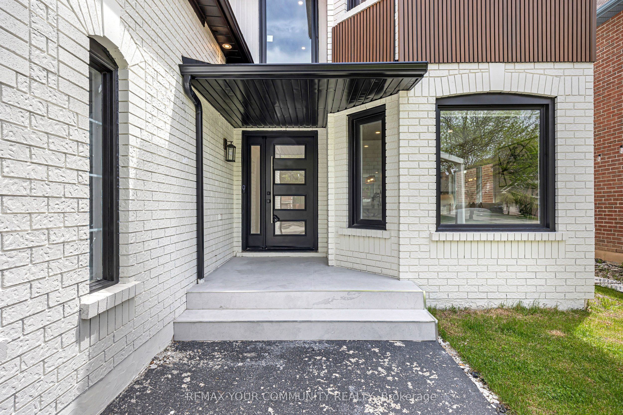 2666 Burnford Trail, Mississauga, ON, L5M 5E1 photo 4