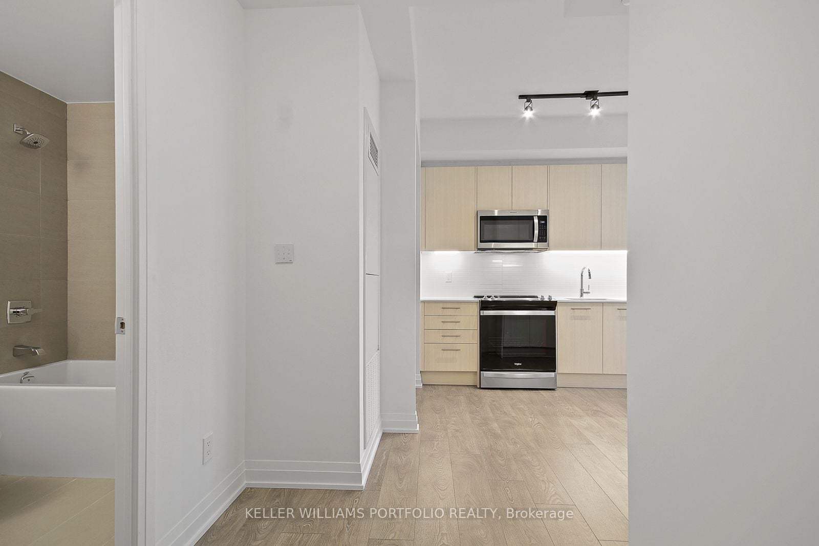 Additional image 2 of 914-286 Main Street, Toronto, ON, M4C 0B3