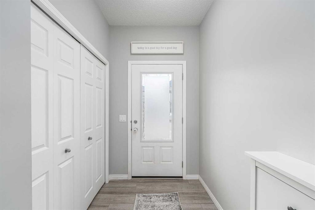 Additional image 5 of 401 Hillcrest Road SW, Airdrie, AB, T4B 4T8