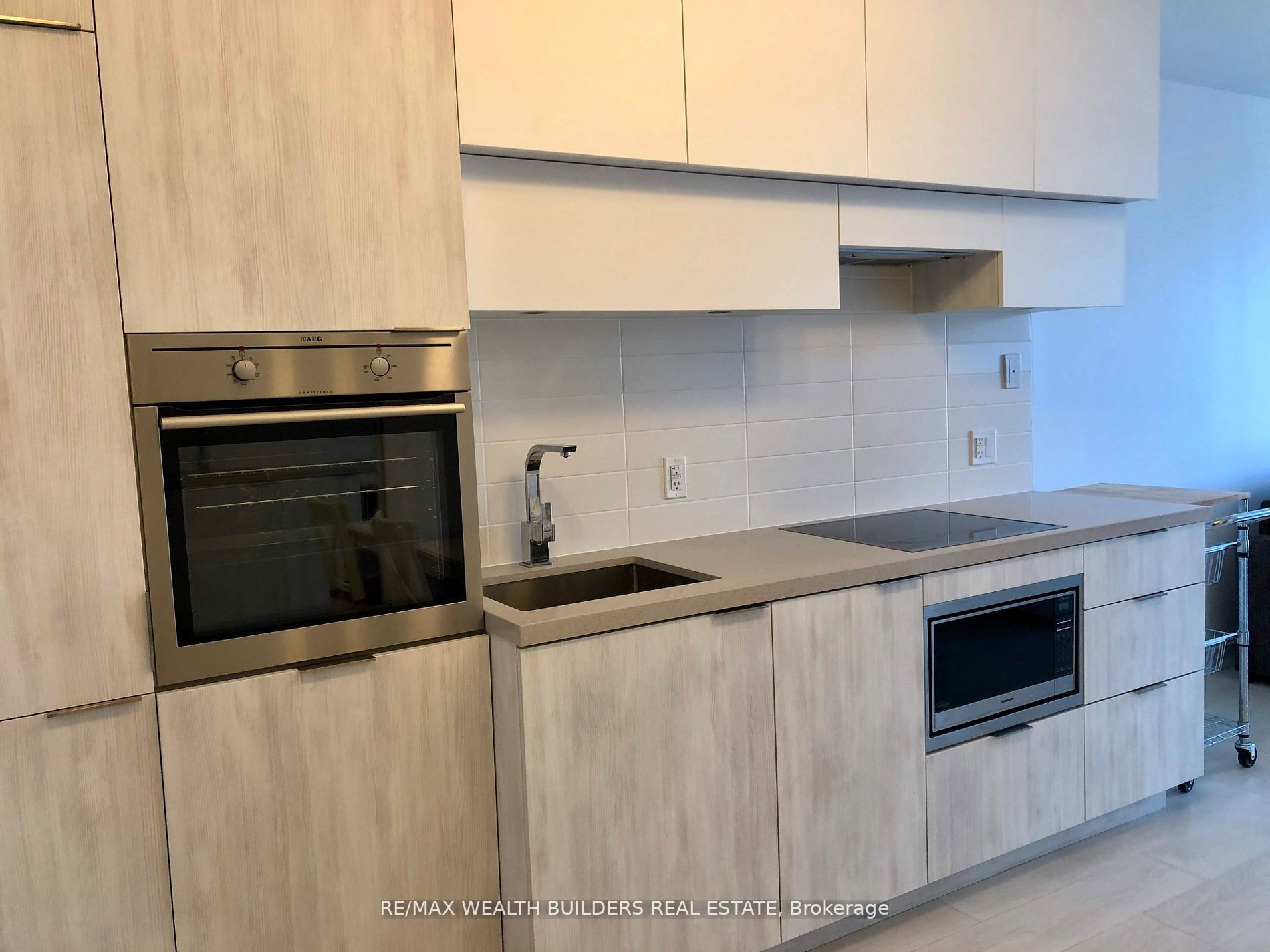 Additional image 3 of 1010-8 Eglinton Avenue E, Toronto, ON, M4P 0C1