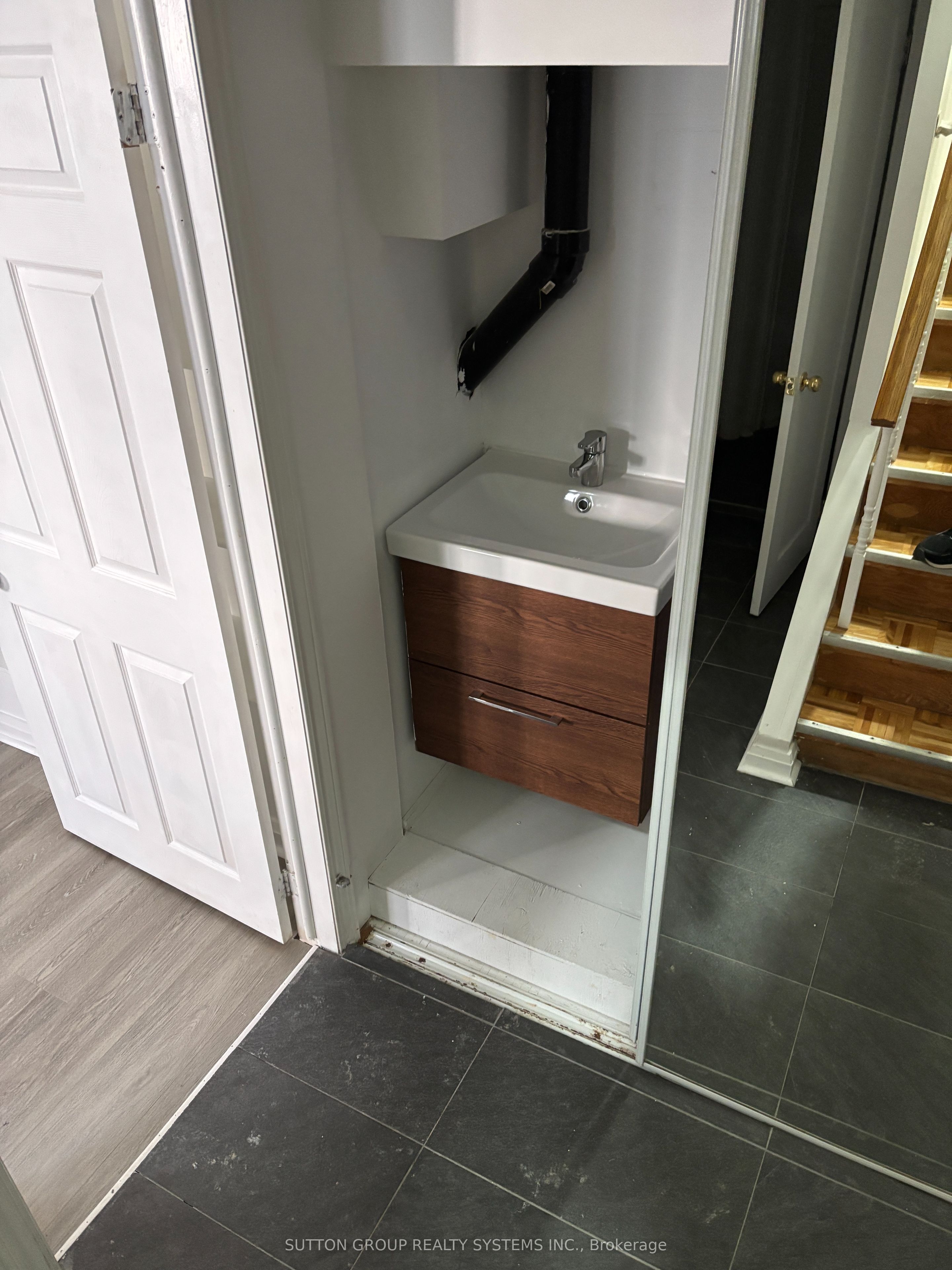 B3-83 Dawes (basement) Road, Toronto, ON, M4C 5B2 photo 3