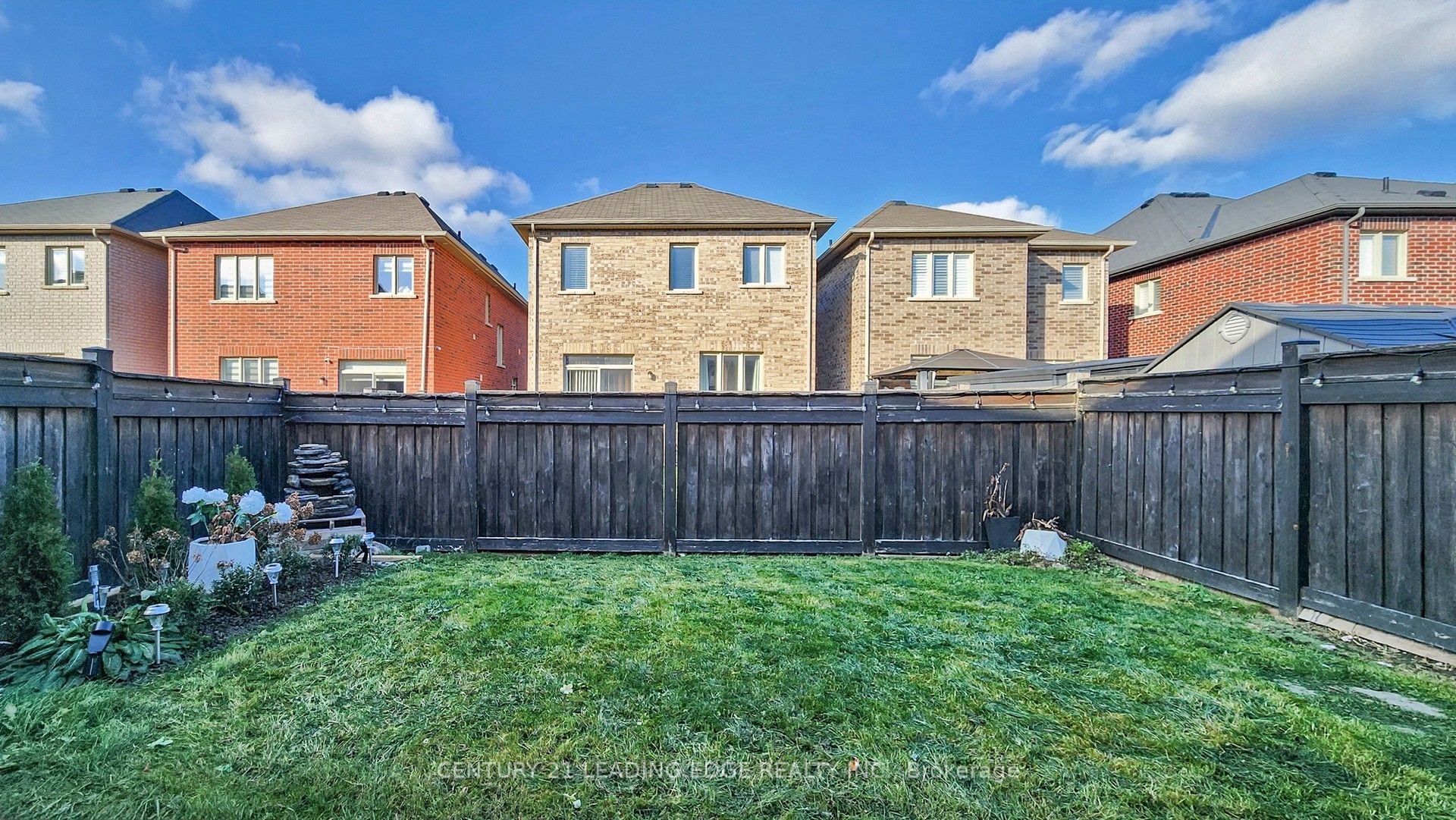 1574 Edgecroft Drive, Pickering, ON, L1V 2P8 photo 3