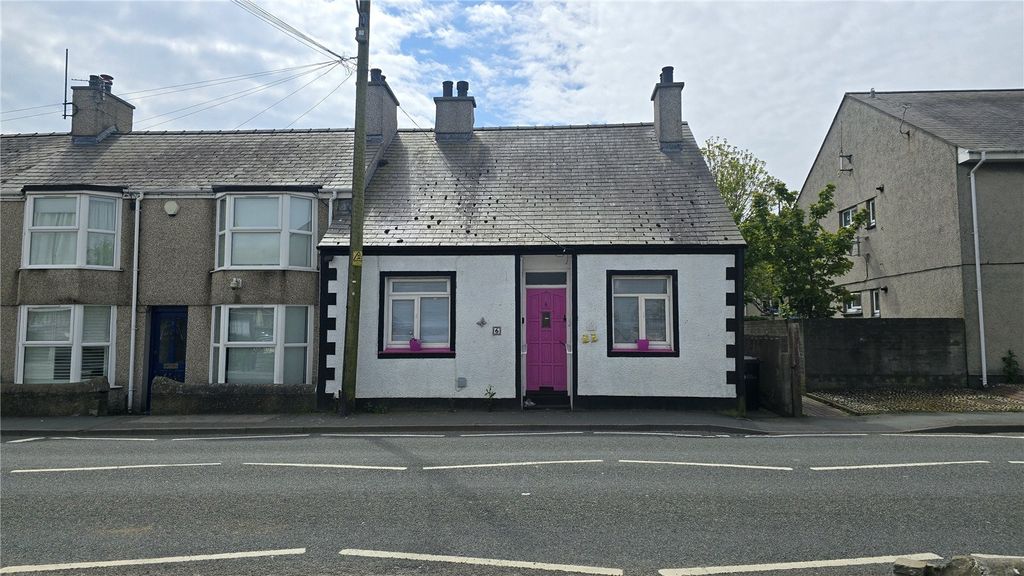 2 bed bungalow for saleLondon Road, Valley, Holyhead, Isle Of Anglesey LL65