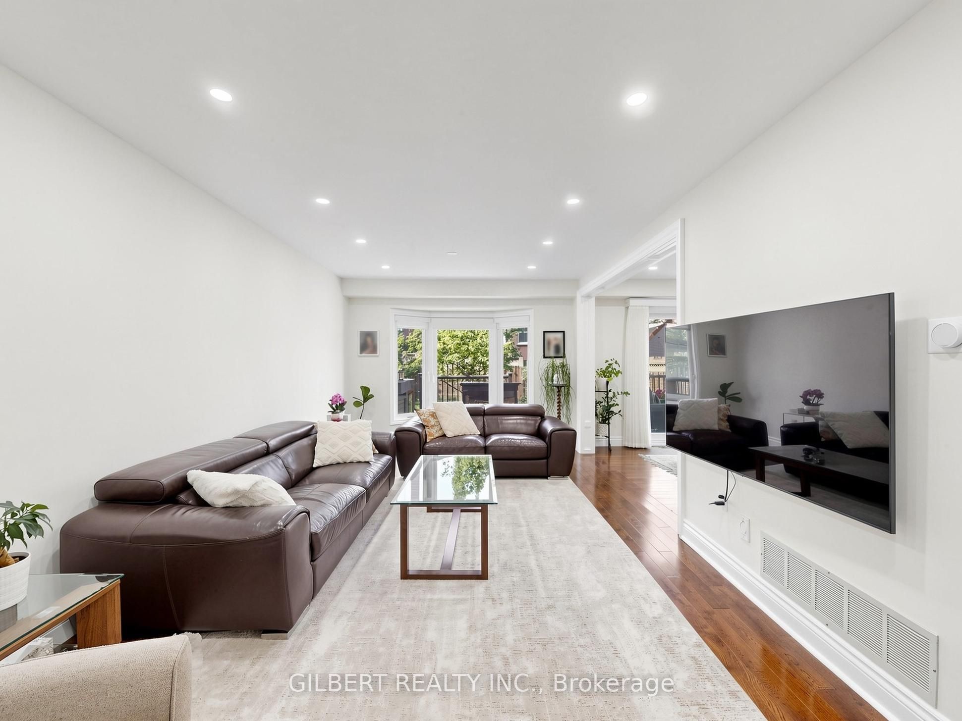 Additional image 3 of 90 Chiswick Crescent, Aurora, ON, L4G 6P1