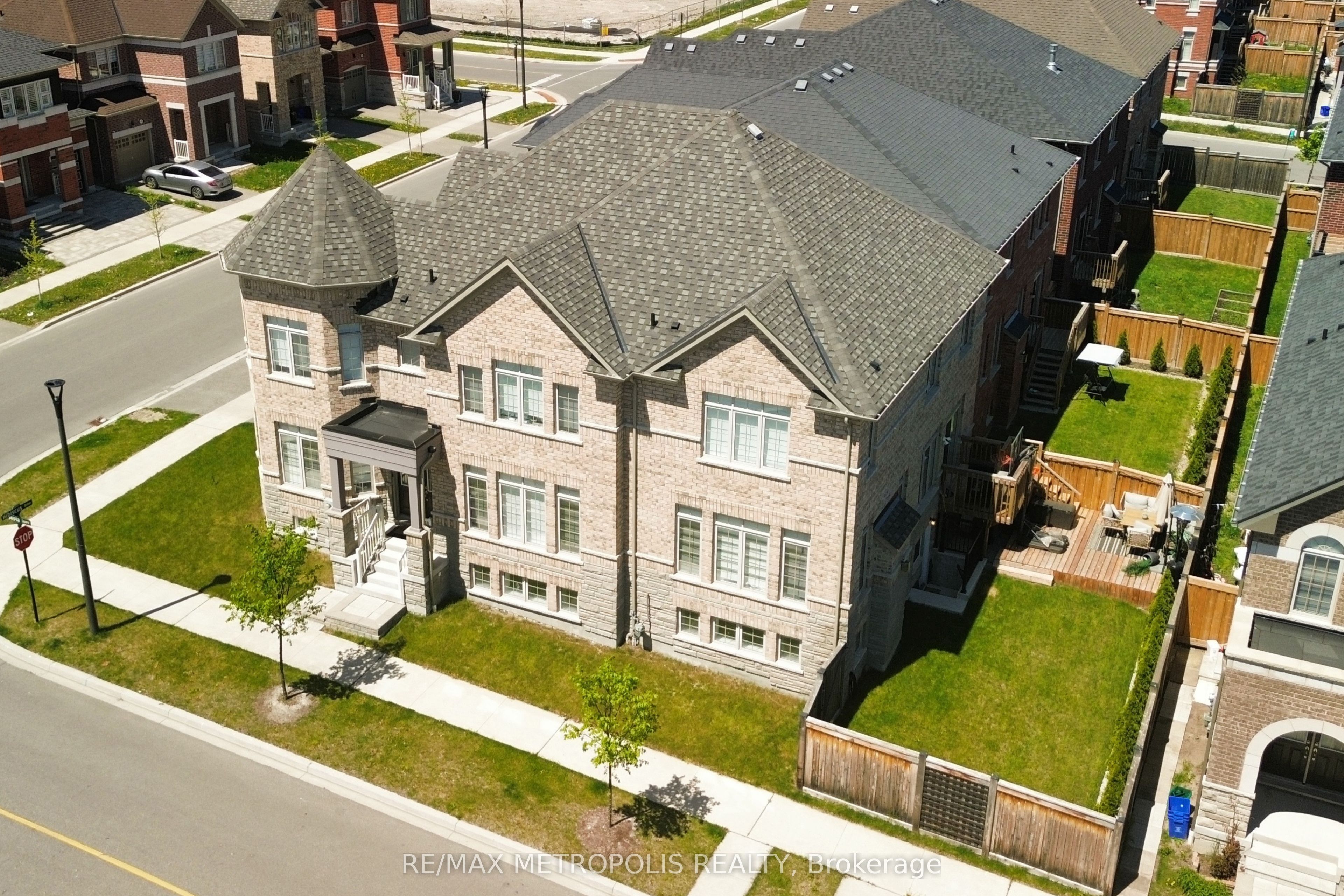 Additional image 2 of Bsmt-2425 Hibiscus Drive, Pickering, ON, L1X 0H1