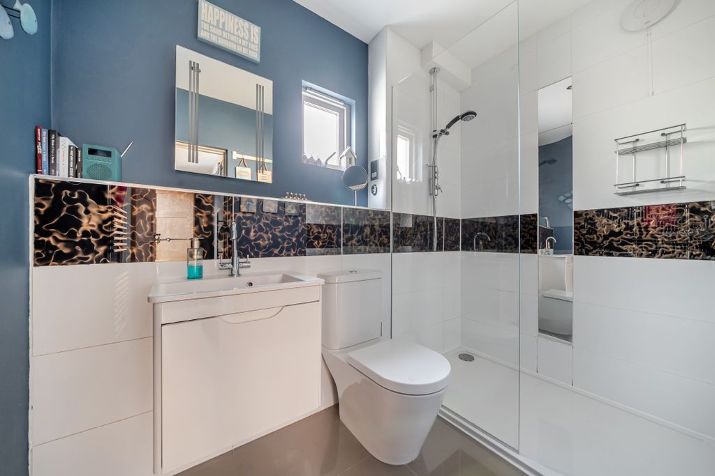 Additional image 17 of 4 bed detached house for saleMasons Bridge Road, Redhill RH1