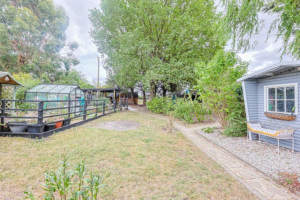 Additional image 23 of 4 bed detached bungalow for saleEthelbert Road, Rochford SS4