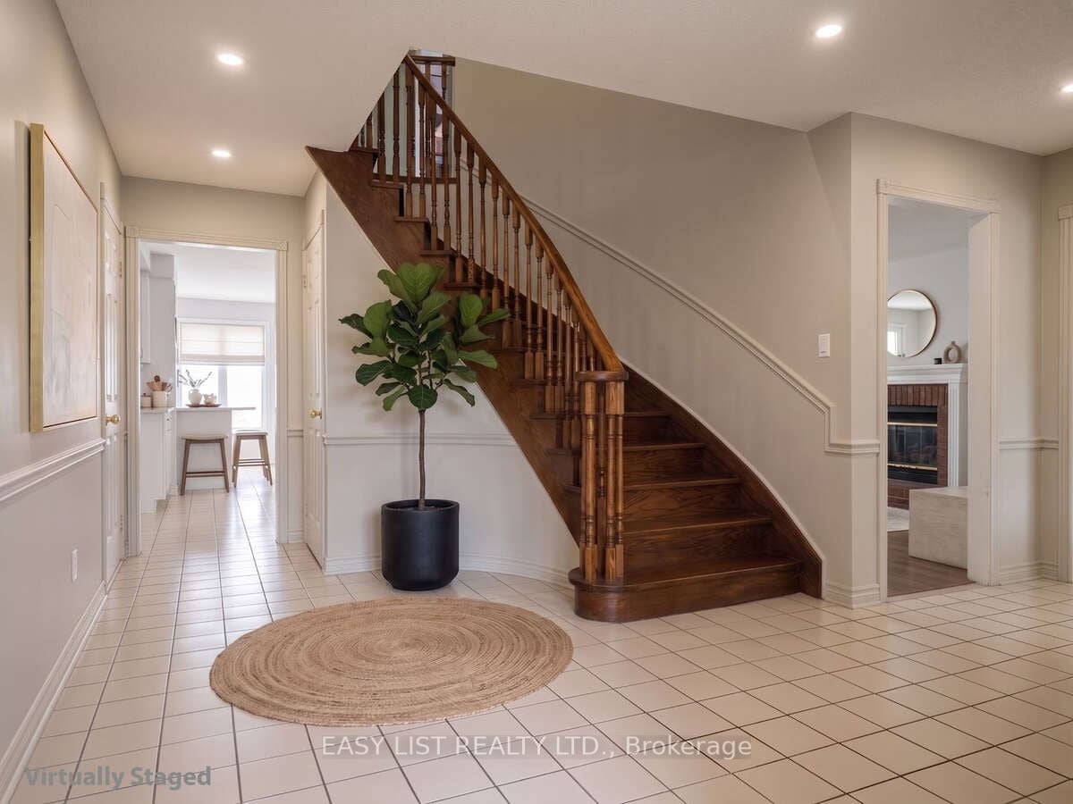 Additional image 3 of 208 Anastasia Terrace, Mississauga, ON, L5B 3A6