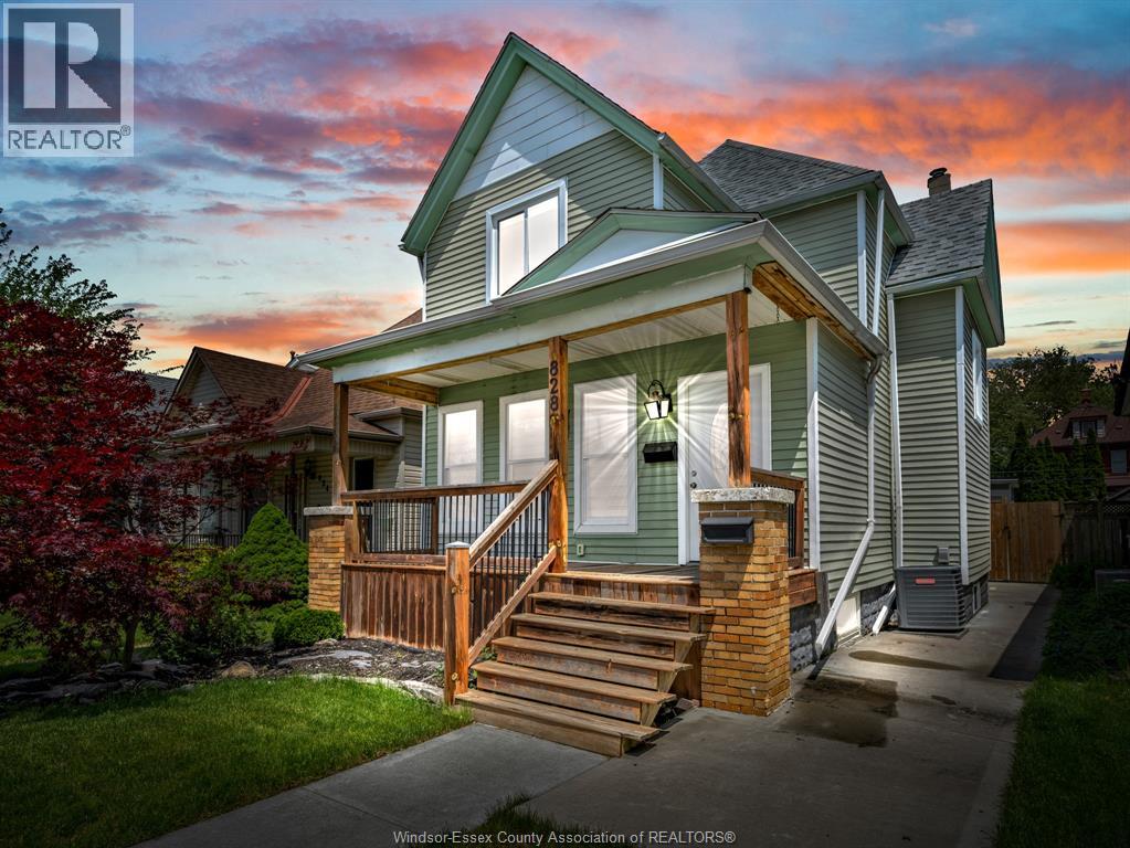 828 Lincoln , Windsor, ON, N8Y2H1