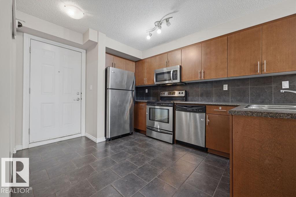 204-10118 106 Avenue NW, Edmonton, AB, T5H0B8 photo 3