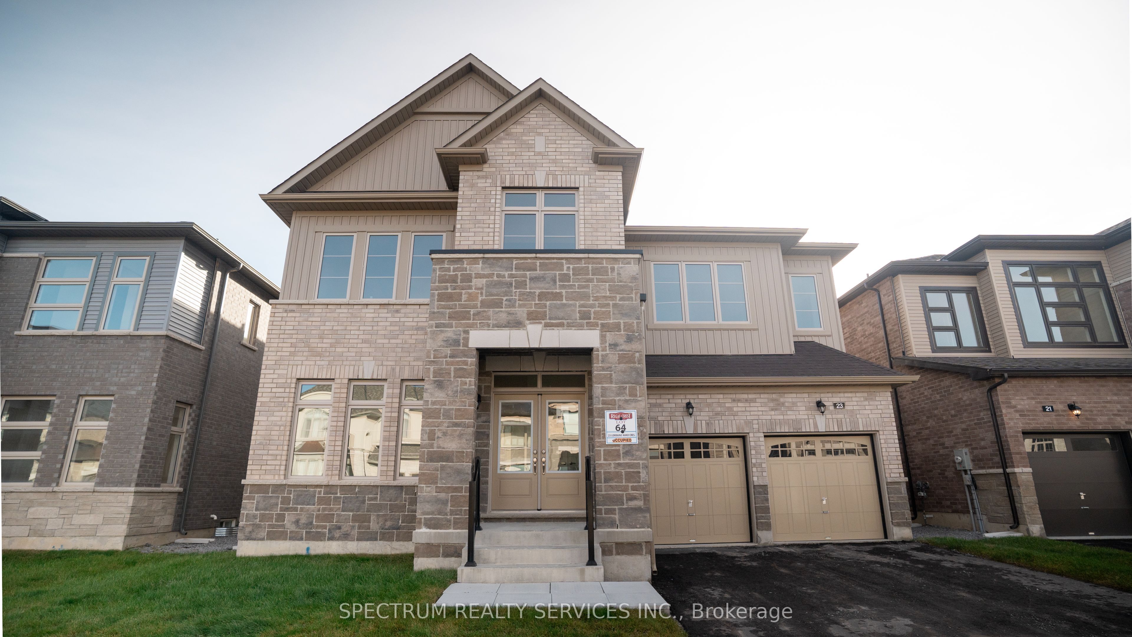23 Lorrain Hand Crescent, Georgina, ON, L4P 0T2 photo 2