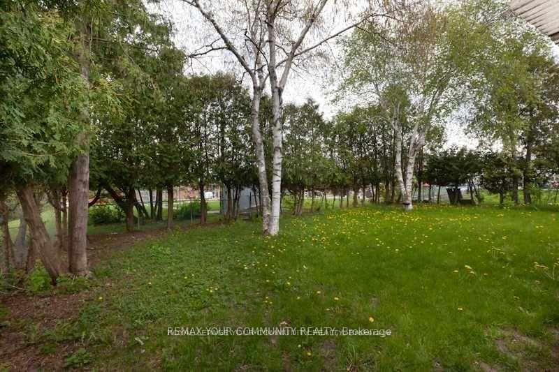 8 Stanwood Crescent, Toronto, ON, M9M 1Z9