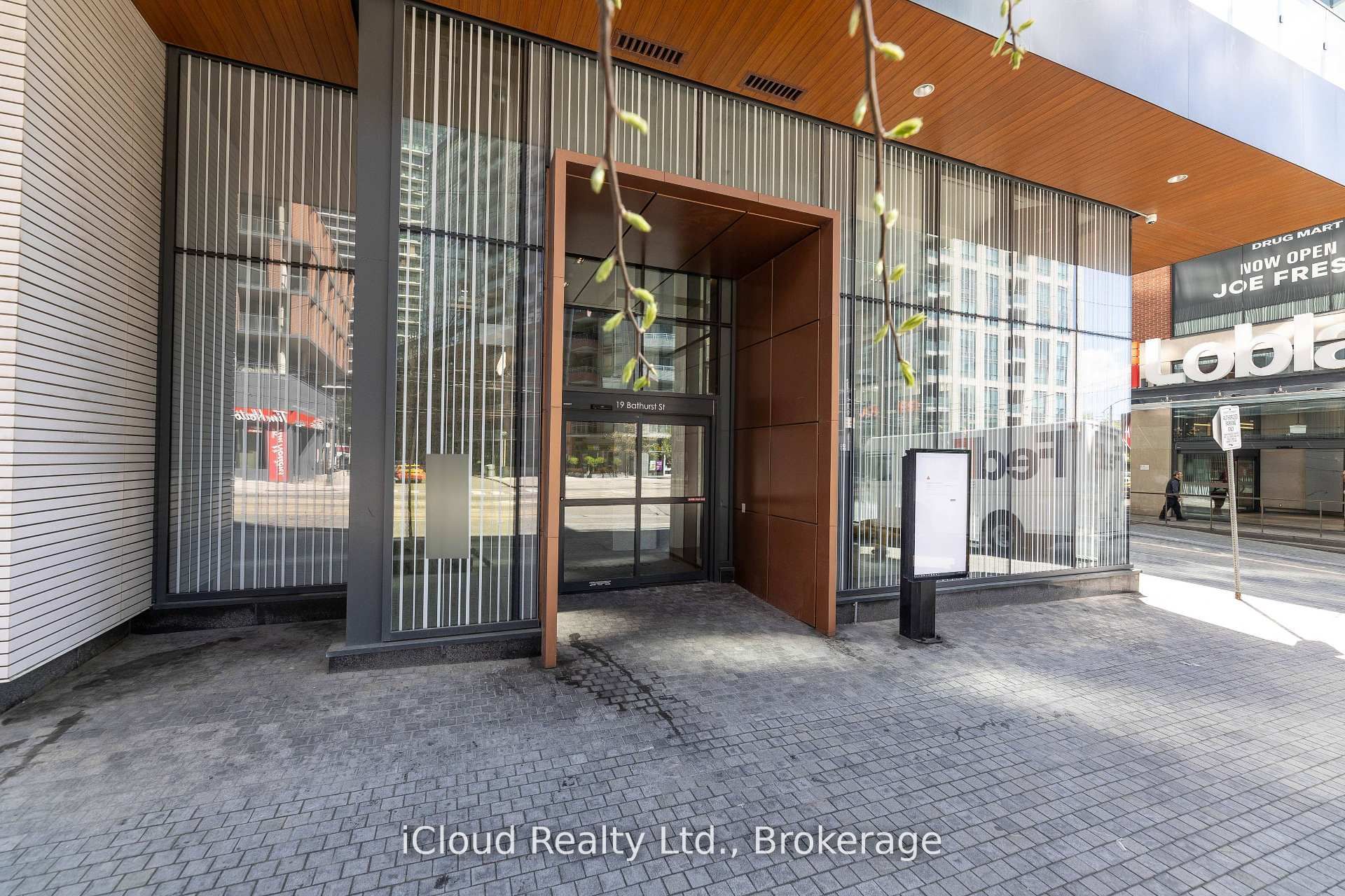 Additional image 2 of 2311-19 Bathurst Street, Toronto, ON, M5V 0N2