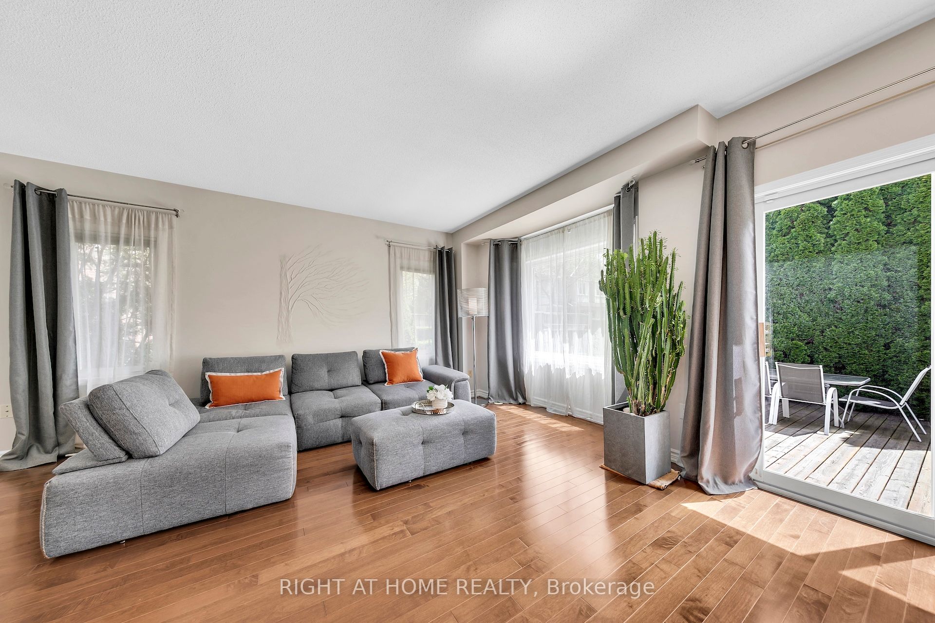 740 Village Green Boulevard, Mississauga, ON, L5E 3K8
