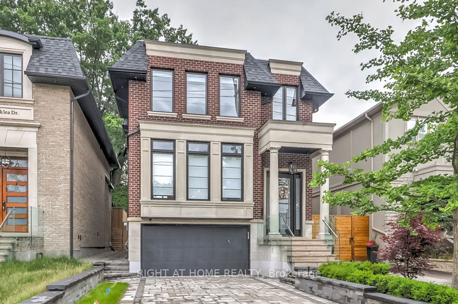 102 Parklea Drive, Toronto, ON, M4G 2J8