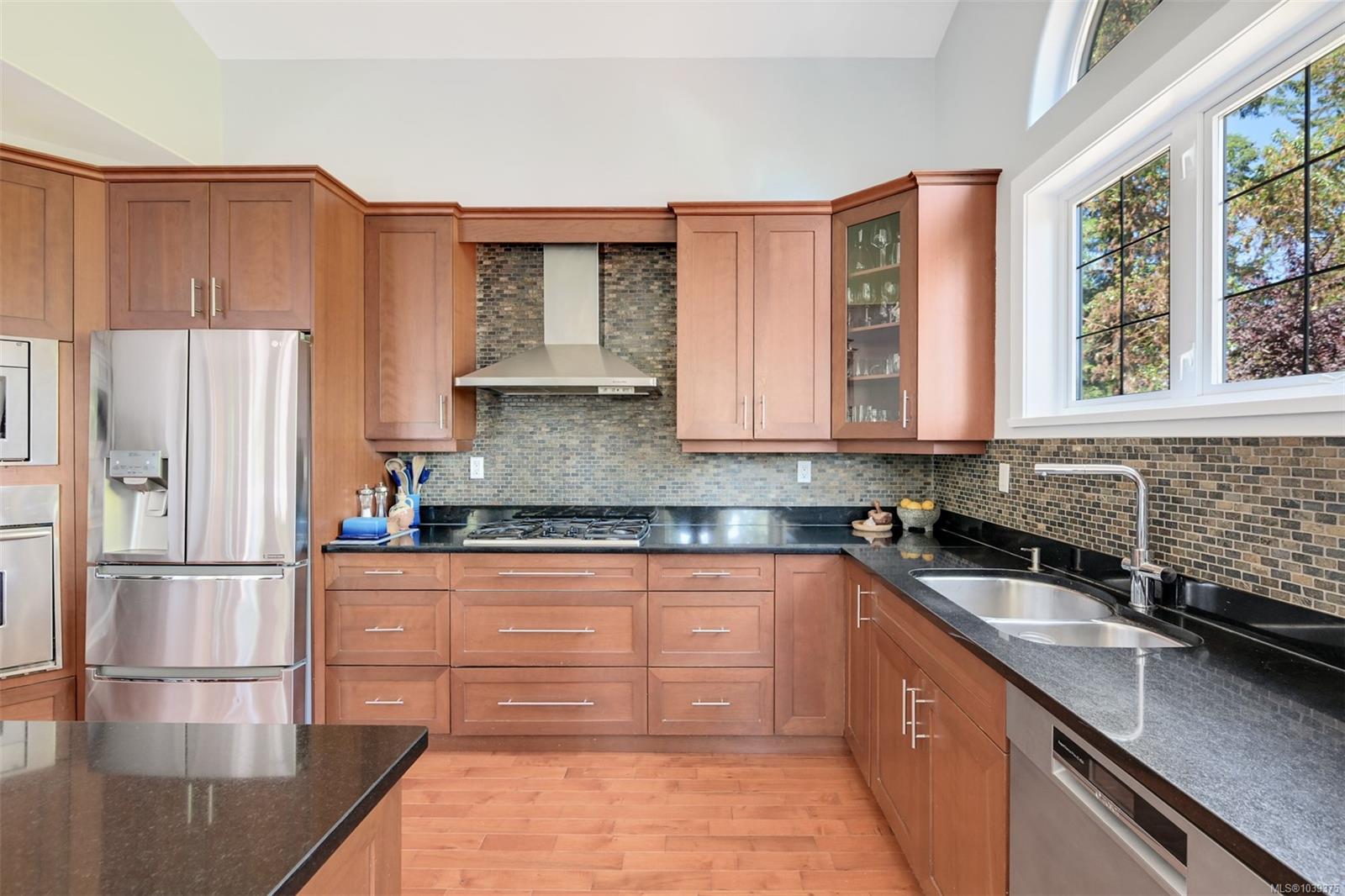 6799 Jedora Drive, Central Saanich, BC, V8M 1A6 photo 5