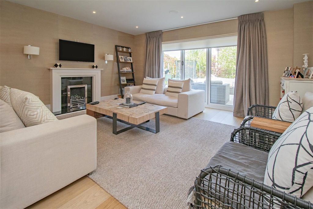 Additional image 3 of 6 bed detached house for saleSpencer Close, Radlett, Hertfordshire WD7