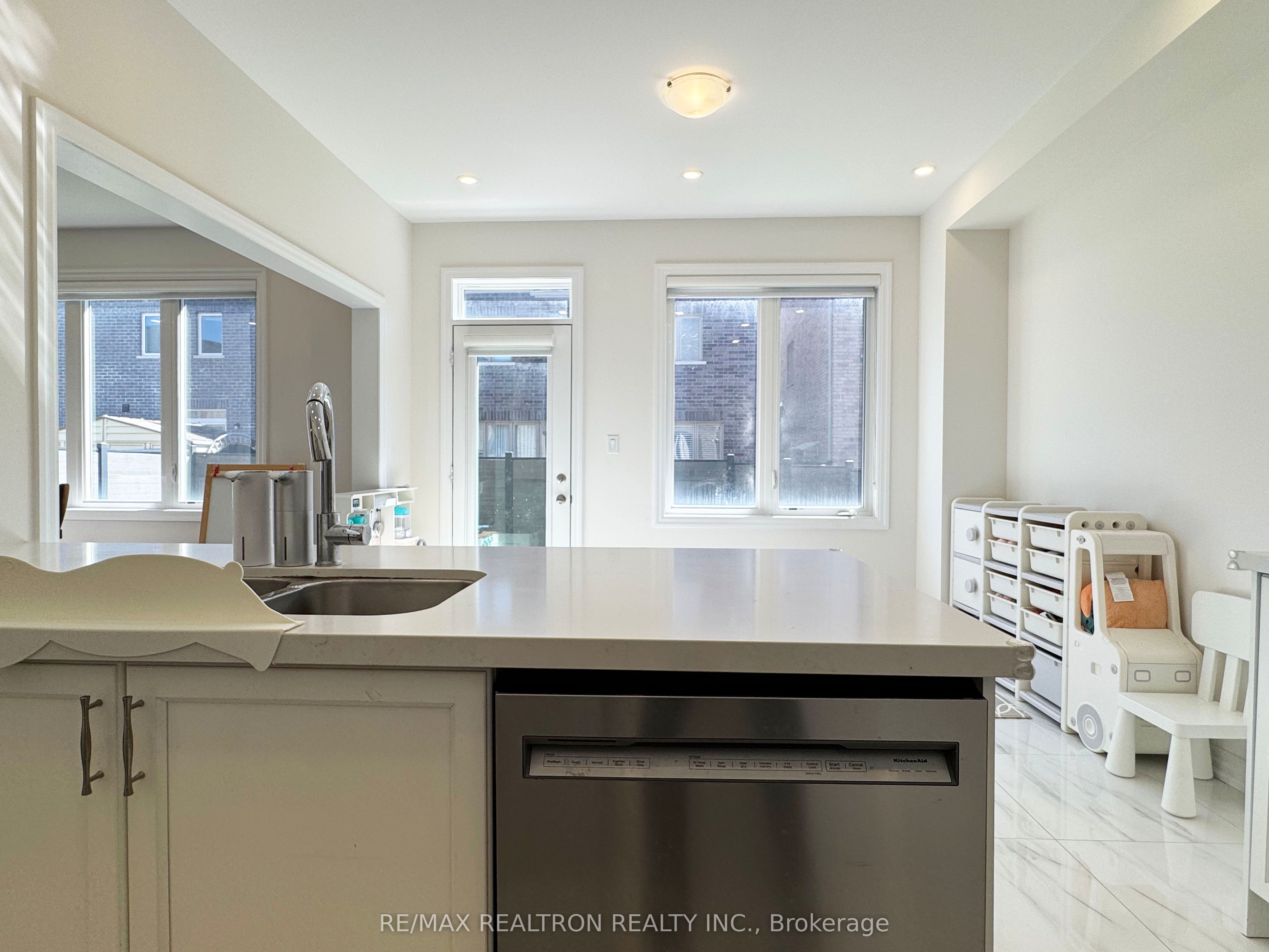 7 Crofting Crescent, Markham, ON, L6E 0V9 photo 5