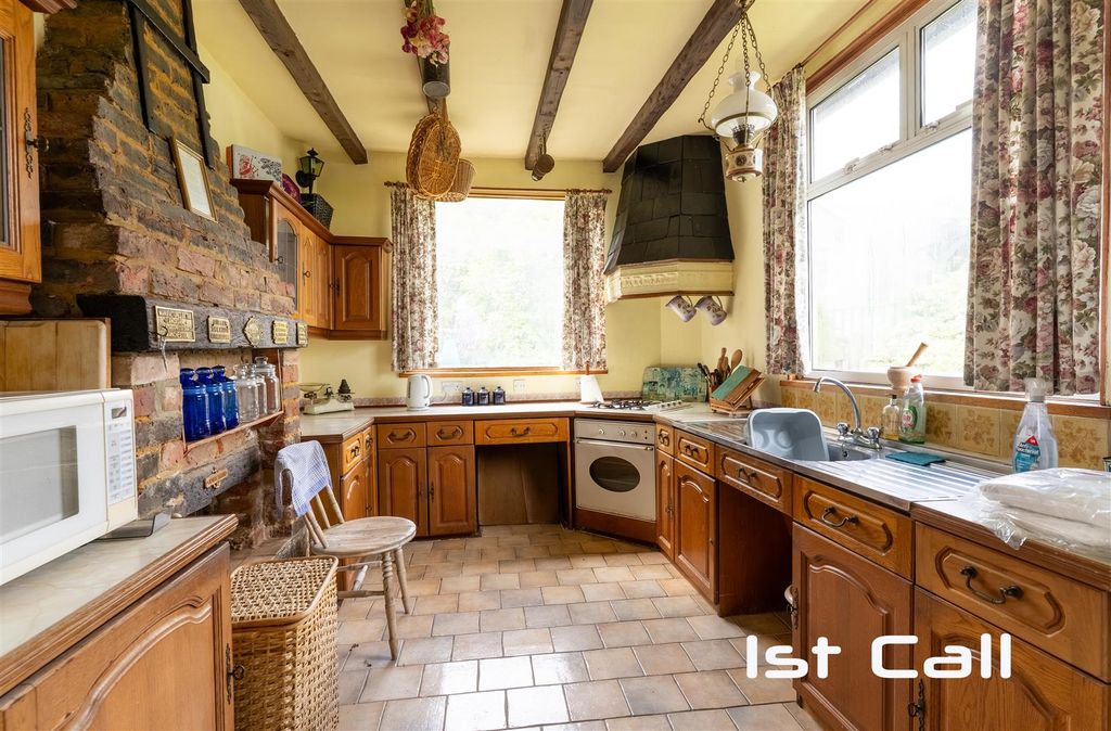 Additional image 7 of 2 bed detached bungalow for saleThe Chase, Rochford SS4