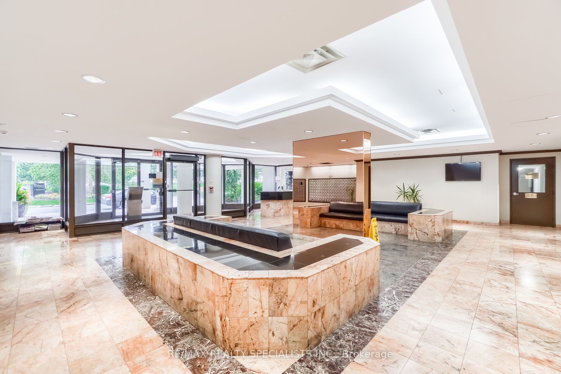 708-1 Rowntree Drive, Toronto, ON, M9V 5G7 photo 3