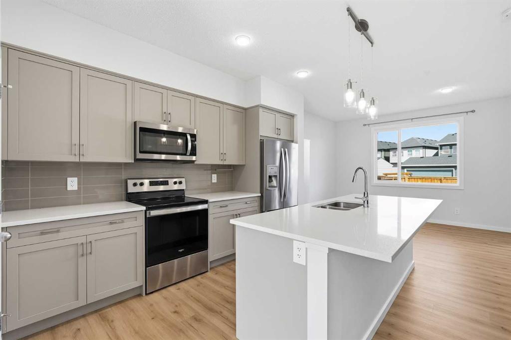 176 Walcrest Boulevard SE, Calgary, AB, T2X4L6 photo 2