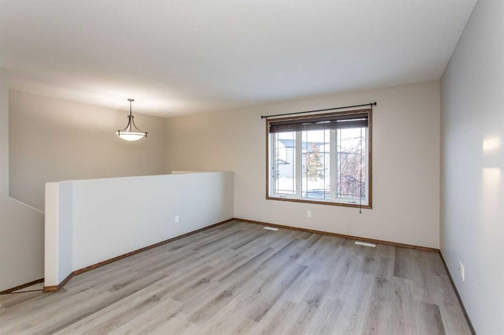 92 Iron Wolf Boulevard, Lacombe, AB, T4L 0C7 photo 4