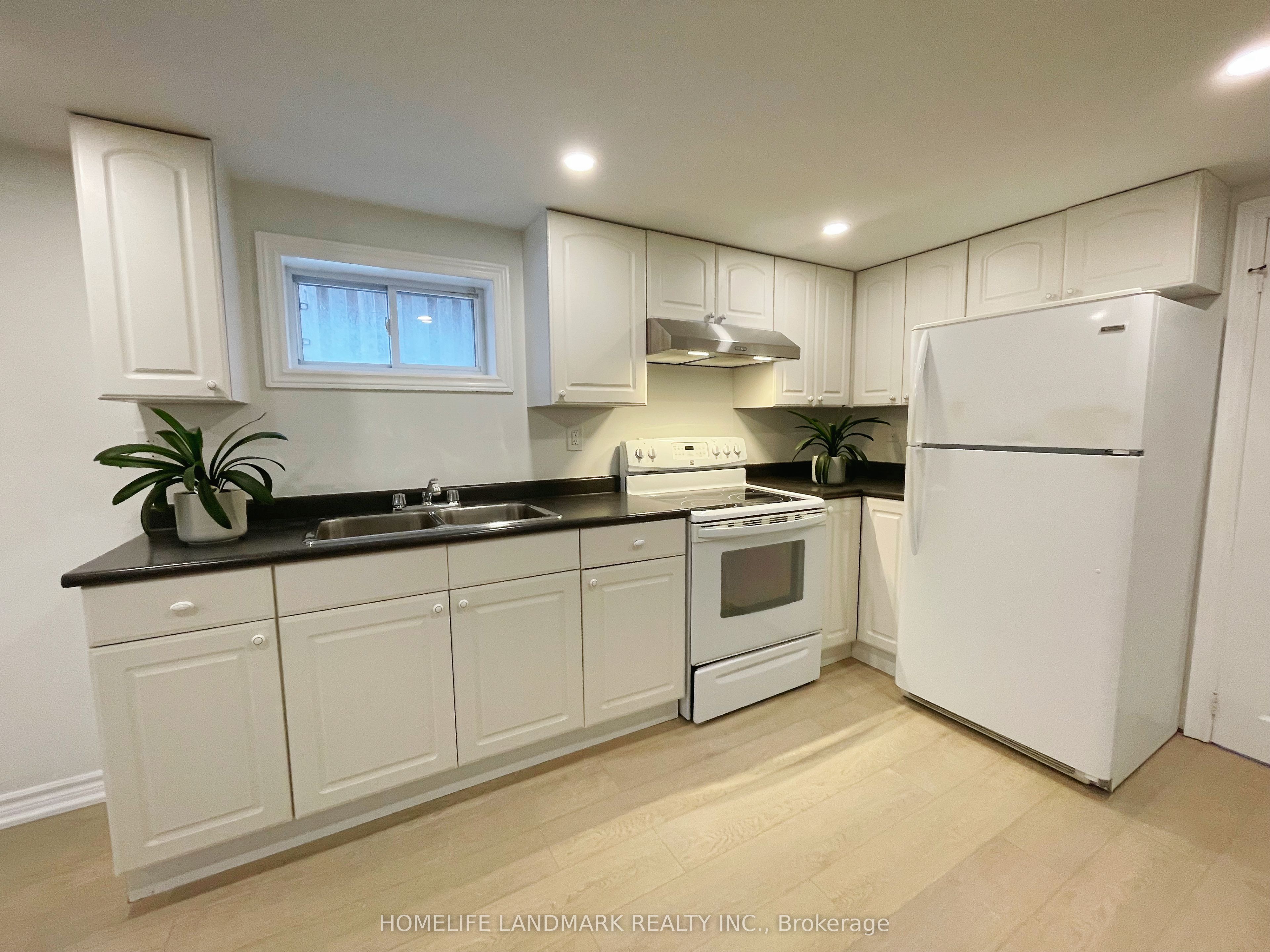 Lower-81 Celestine Drive, Toronto, ON, M9R 3N6 photo 5
