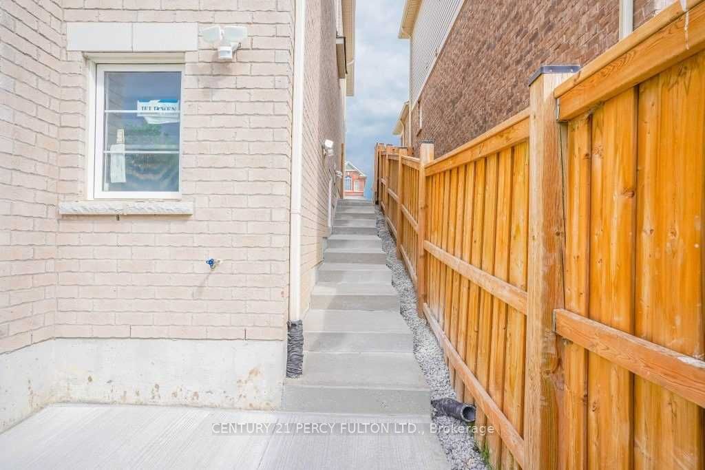 Additional image 3 of Bsmt-1040 Foxtail Crescent, Pickering, ON, L1X 0E7