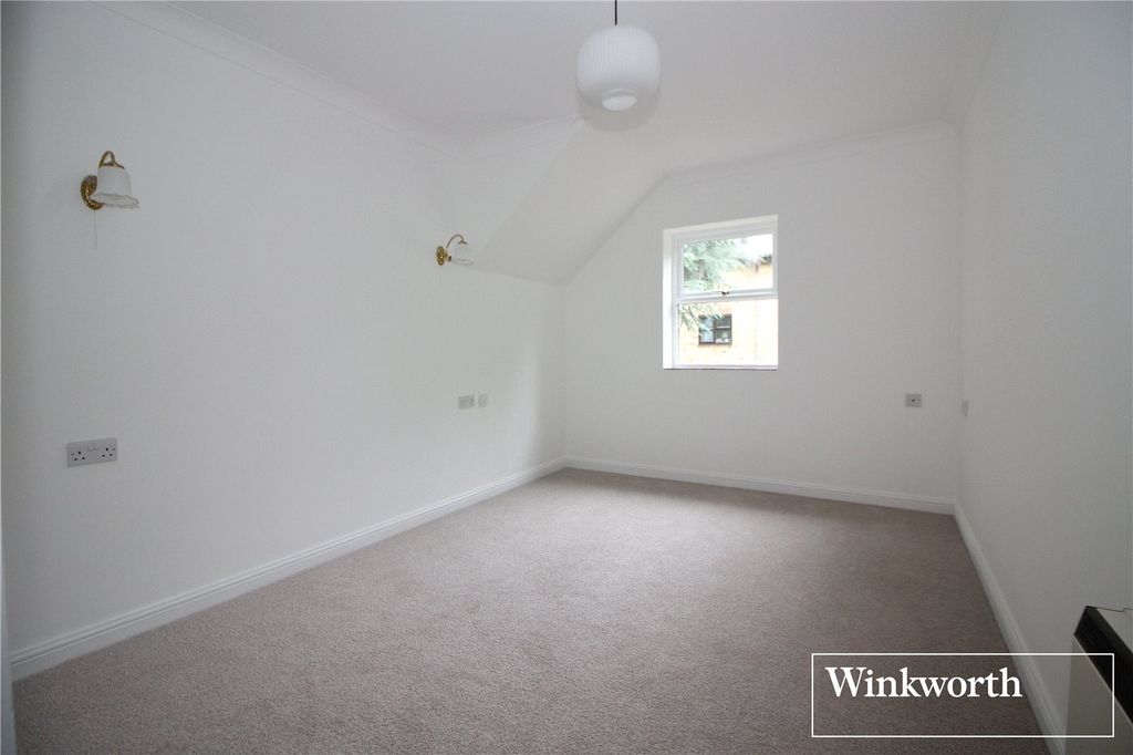 Additional image 8 of 1 bed flat for saleWatling Street, Radlett, Hertfordshire WD7